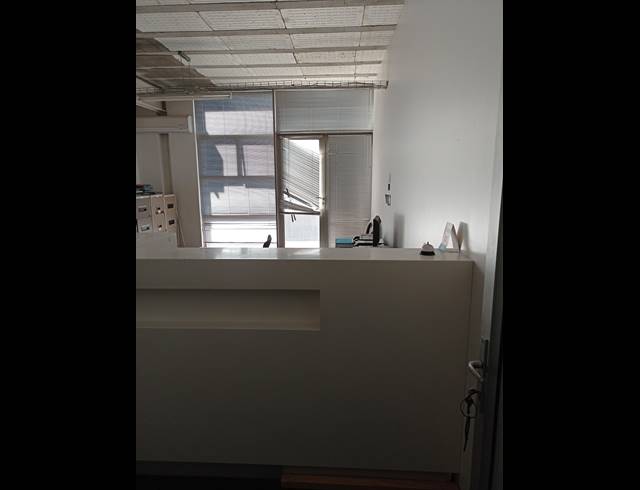 44M² OFFICE TO LET IN WOODSTOCK